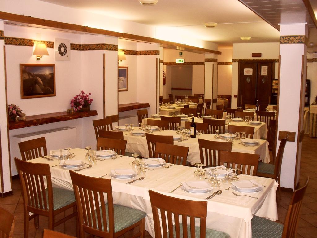 Hotel De La Telecabine Courmayeur Exteriér fotografie